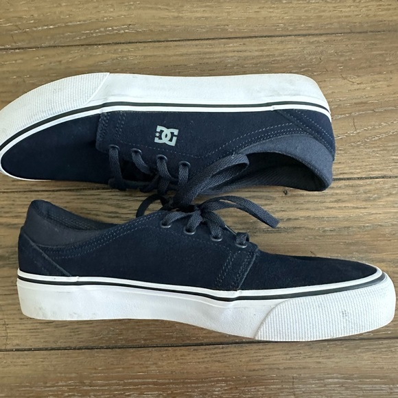DC sneakers size 5.5 - Picture 7 of 8
